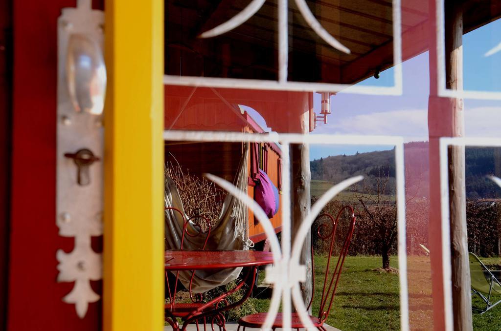 La Roulotte De La Fay Villa Dompierre-les-Ormes Rom bilde