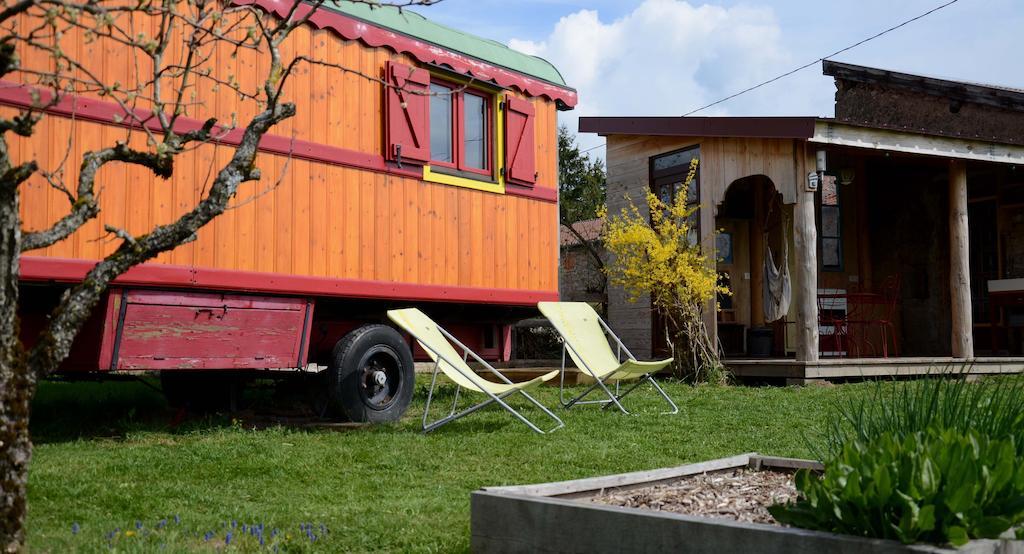 La Roulotte De La Fay Villa Dompierre-les-Ormes Rom bilde