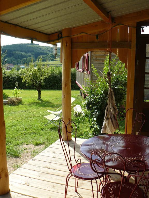 La Roulotte De La Fay Villa Dompierre-les-Ormes Rom bilde